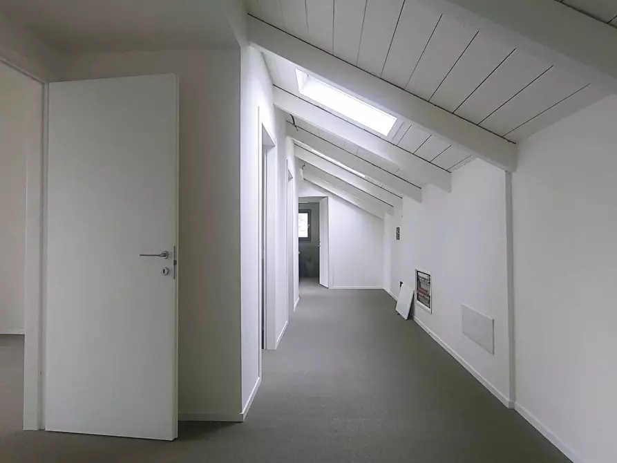 Immagine 17 di Casa indipendente in affitto  a Torino