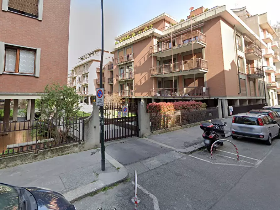 Immagine 1 di Garage in affitto  in VIA MELEZET 3 a Torino