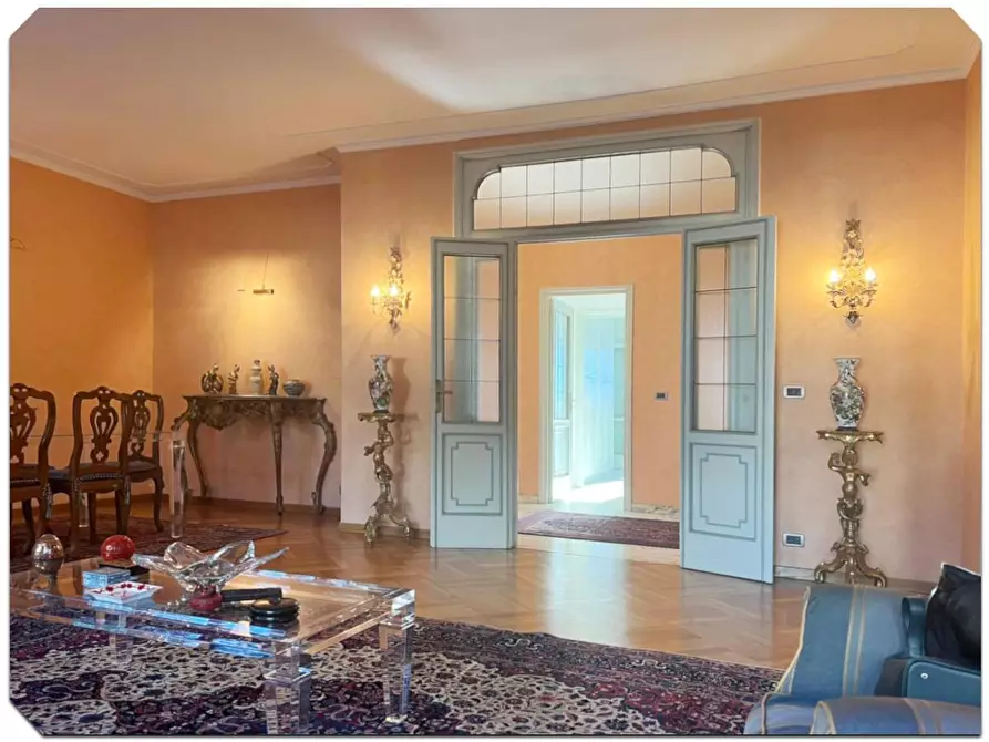 Immagine 4 di Pentalocale in affitto  a Torino