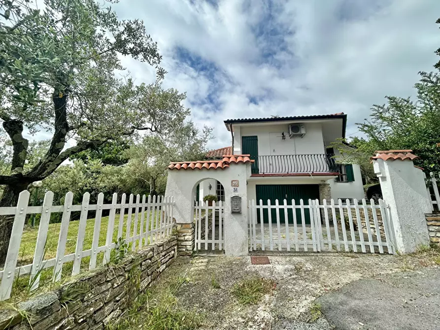 Immagine 15 di Casa indipendente in vendita  a Castelnuovo Magra