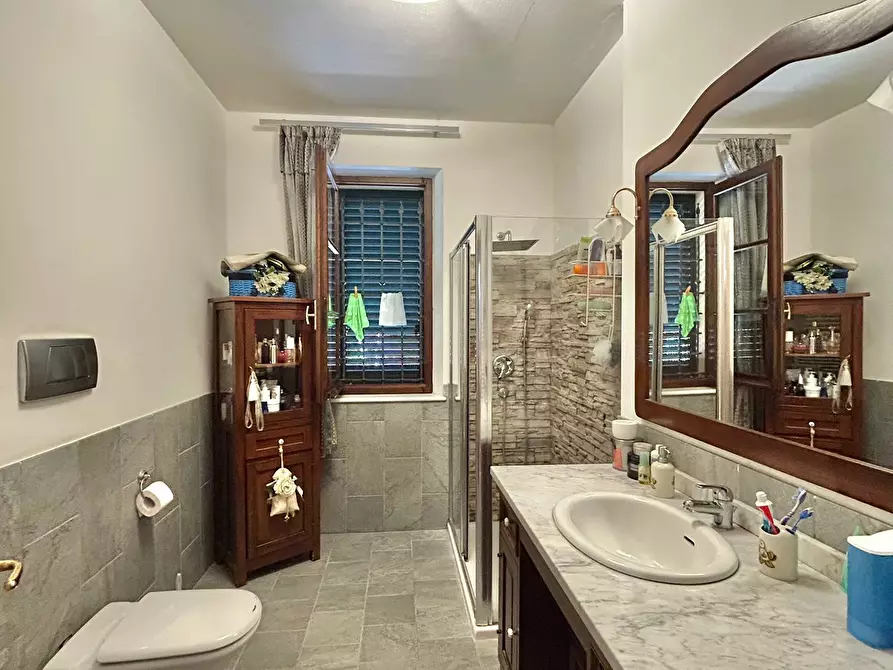 Immagine 27 di Villa in vendita  a Sarzana