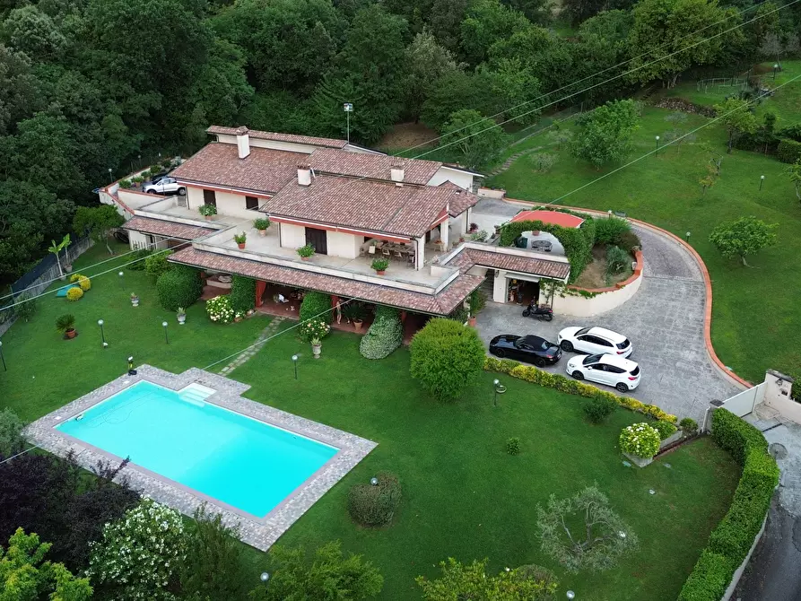 Immagine 3 di Villa in vendita  a Sarzana