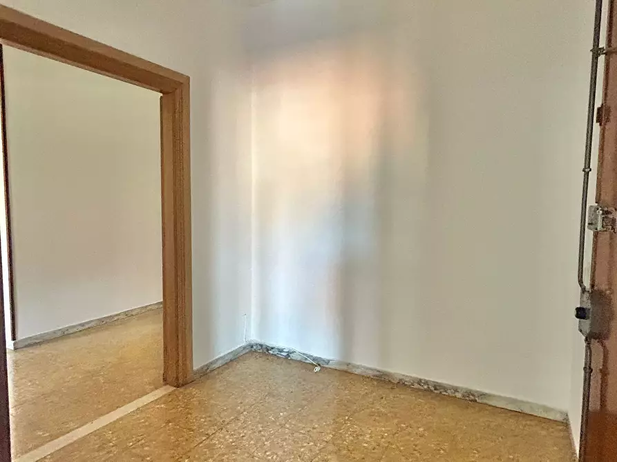 Immagine 19 di Quadrilocale in vendita  a Sarzana