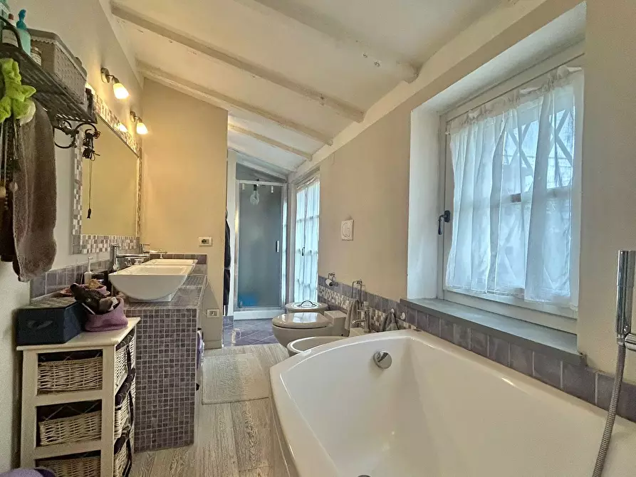 Immagine 32 di Porzione di casa in vendita  a Sarzana