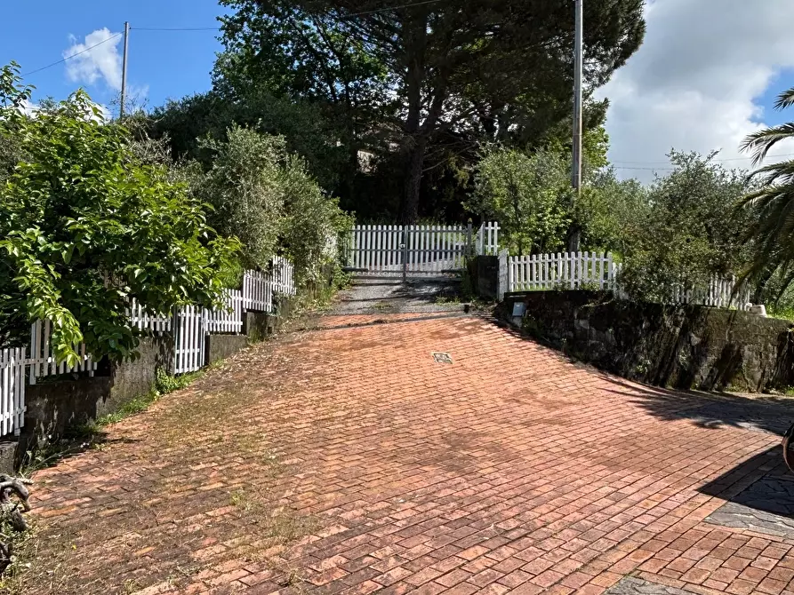 Immagine 34 di Casa indipendente in vendita  a La Spezia