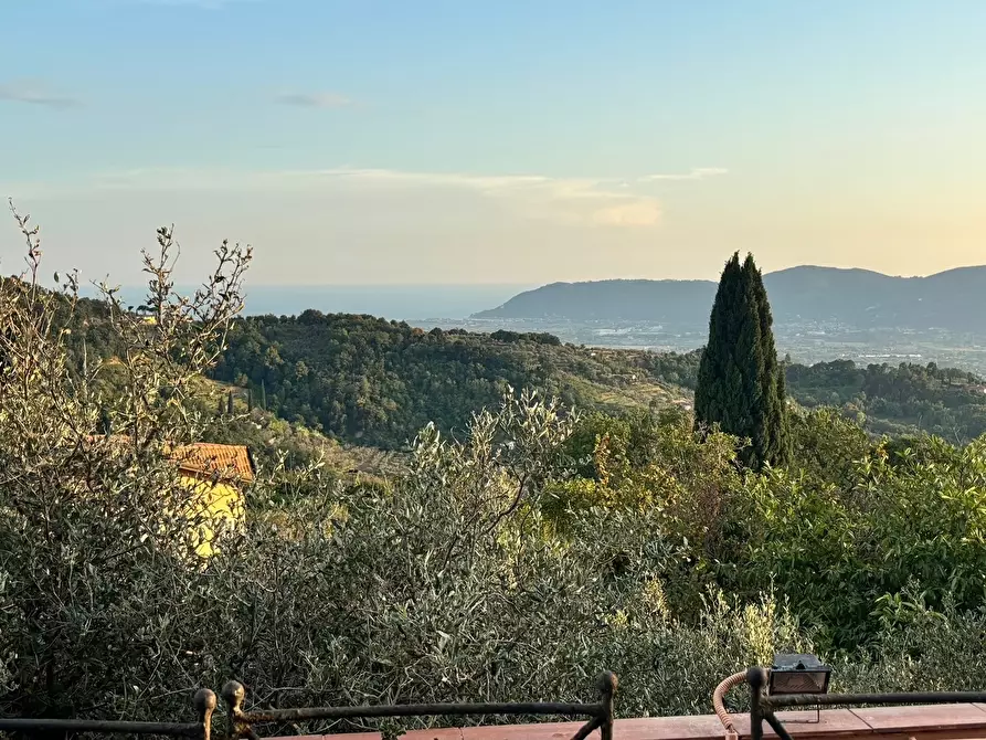 Immagine 28 di Villa in vendita  a Fosdinovo