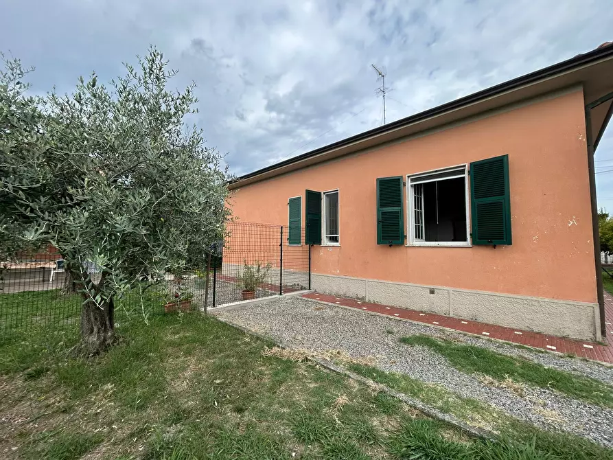 Immagine 5 di Porzione di casa in vendita  a Santo Stefano Di Magra