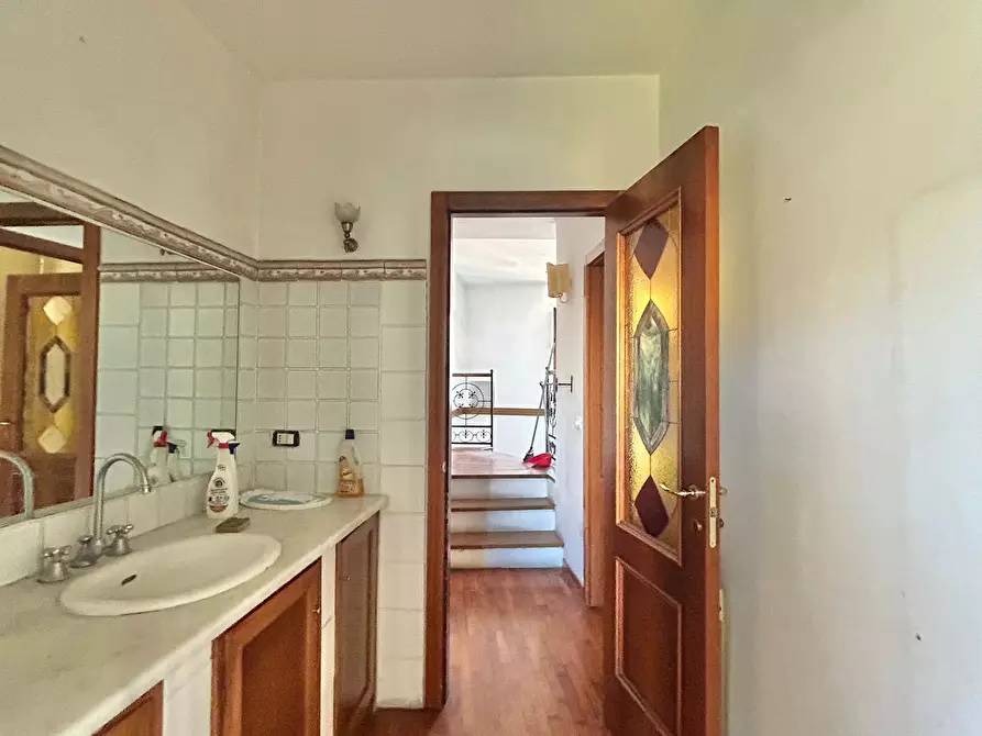 Immagine 29 di Quadrilocale in vendita  a Sarzana