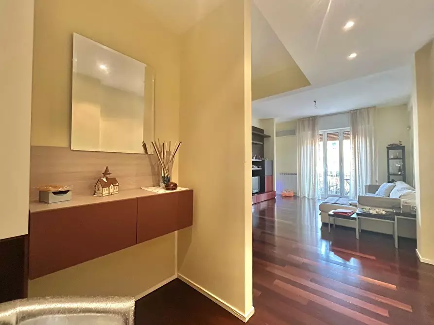 Immagine 11 di Trilocale in vendita  a Sarzana