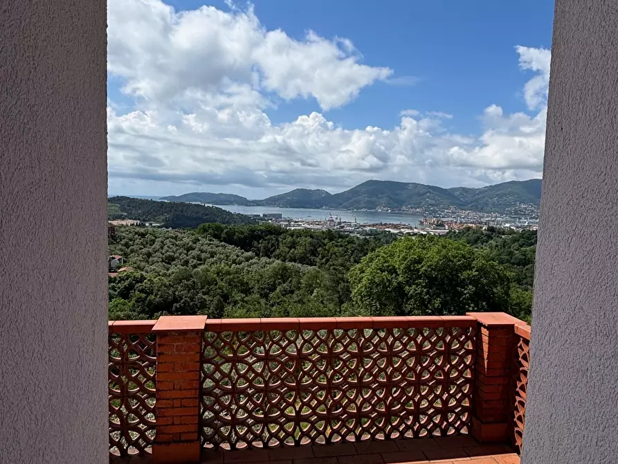 Immagine 20 di Casa indipendente in vendita  a La Spezia