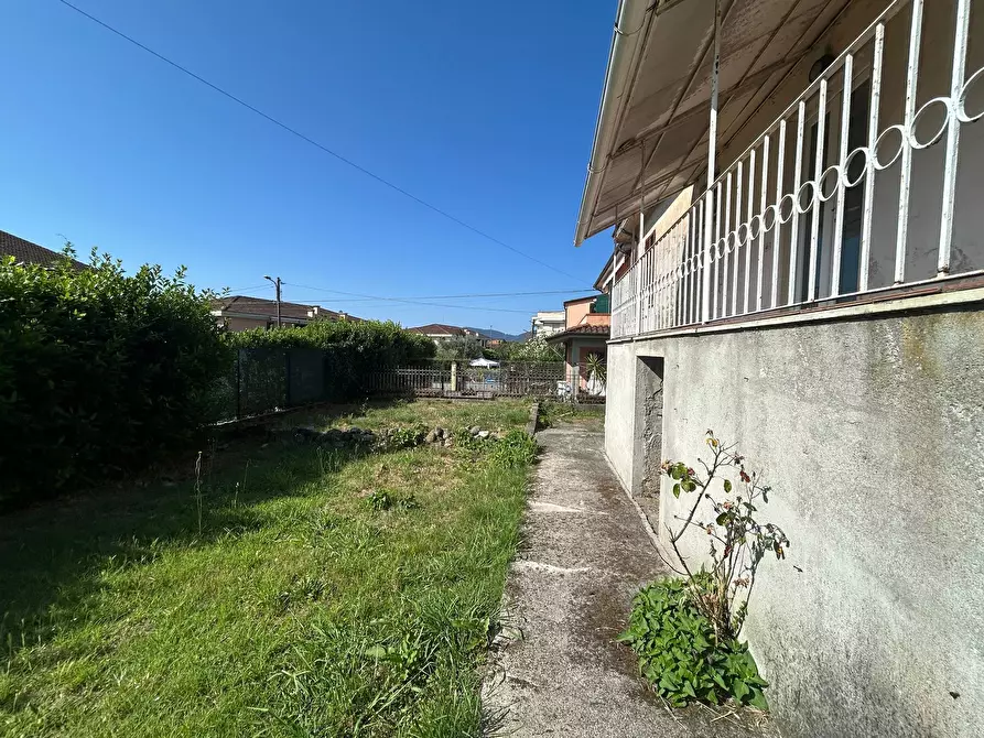 Immagine 17 di Casa indipendente in vendita  a Sarzana