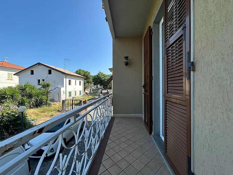 Immagine 12 di Quadrilocale in vendita  a Sarzana