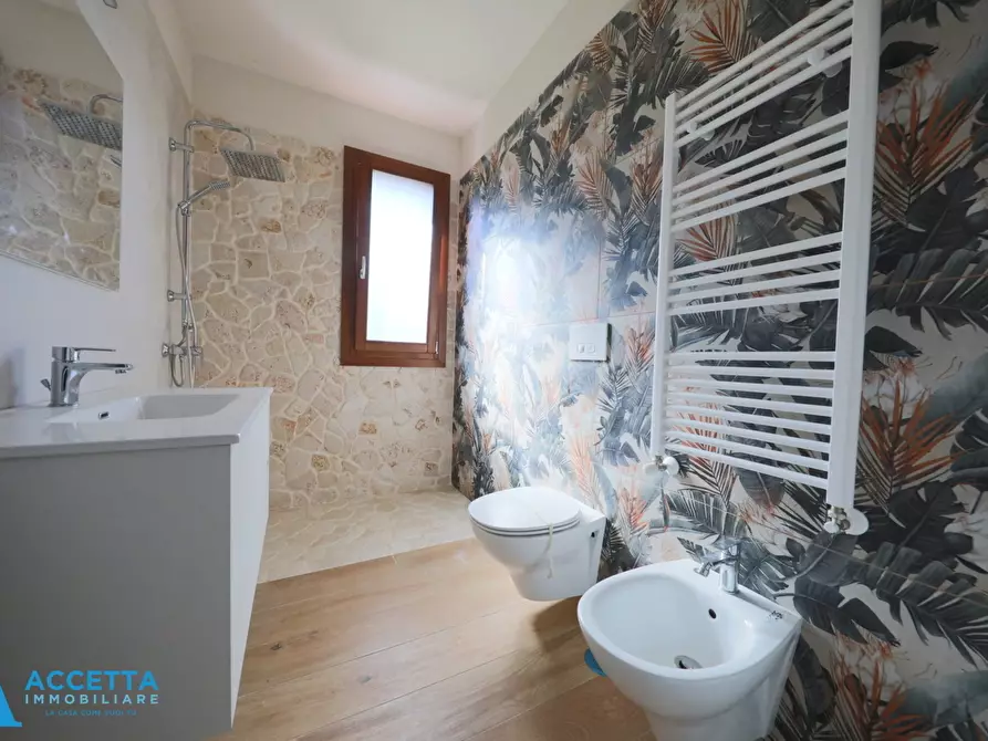 Immagine 10 di Villa in vendita  in Via Dayala a Taranto