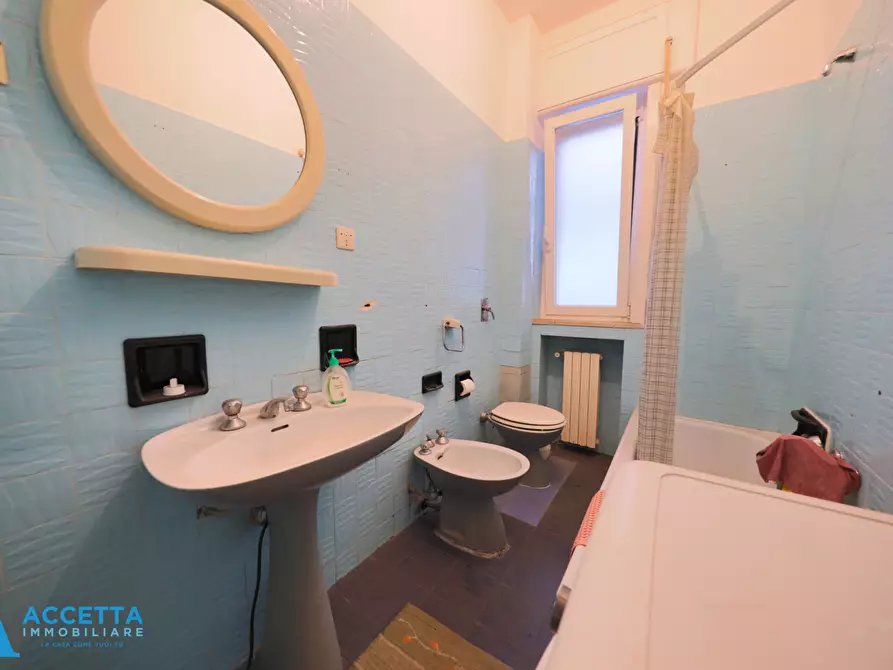 Immagine 19 di Trilocale in vendita  in Piazza Pio X 42 a Taranto