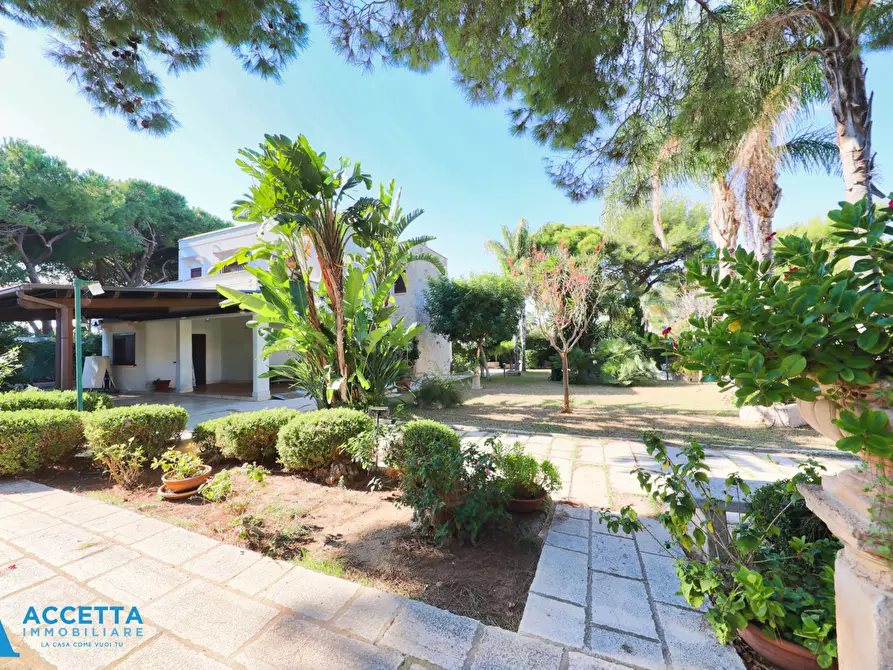 Immagine 30 di Villa in vendita  in Via Girasoli 292 a Taranto