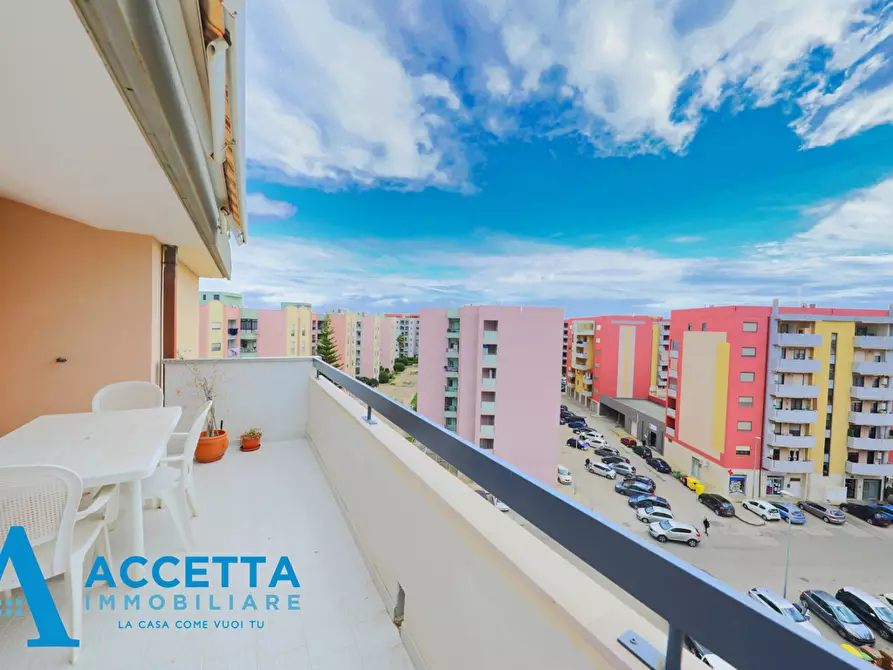 Immagine 2 di Trilocale in vendita  in Via Sciabelle 11 a Taranto