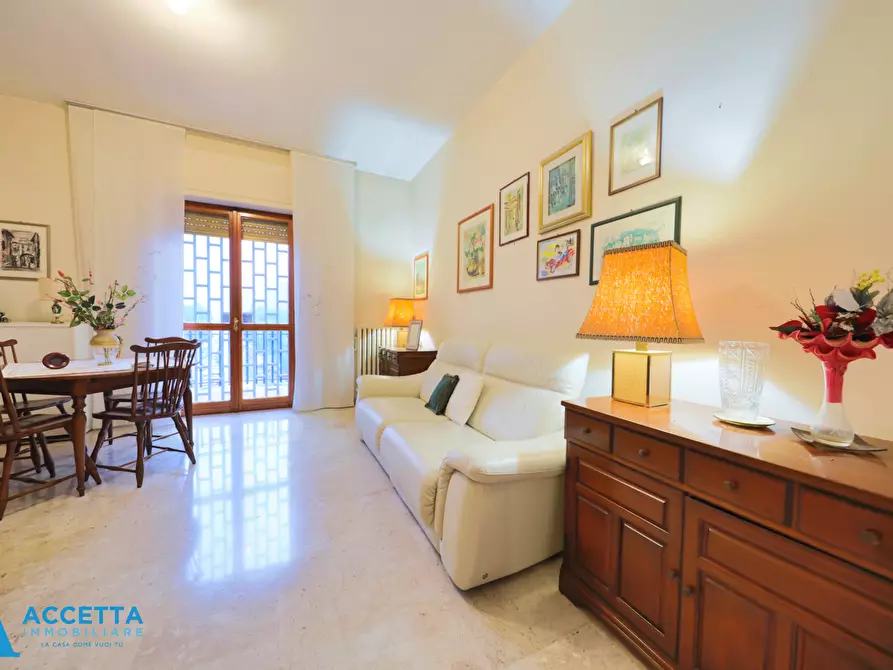 Immagine 13 di Trilocale in vendita  in Viale Magna Grecia 104 a Taranto