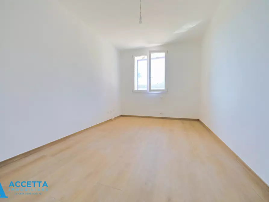 Immagine 16 di Villa in vendita  in Via Lorenzo il Magnifico a Taranto