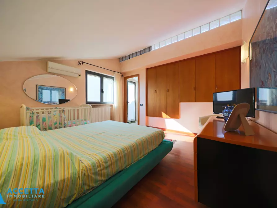 Immagine 22 di Villa in vendita  in Via Cantoni 20 a Taranto