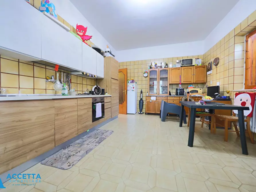 Immagine 9 di Trilocale in vendita  in Via Calata Livezza 24 a Taranto