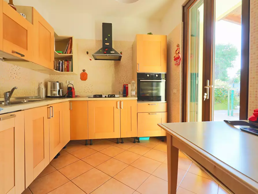 Immagine 12 di Villa in vendita  in Via Delfini 55 a Taranto