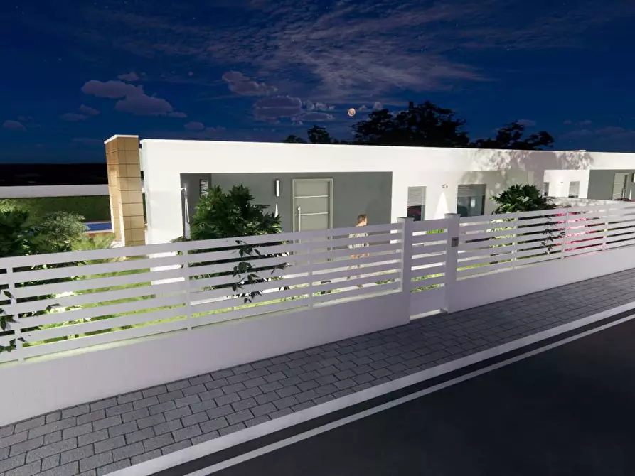 Immagine 30 di Villa in vendita  in Via Azalee a Leporano