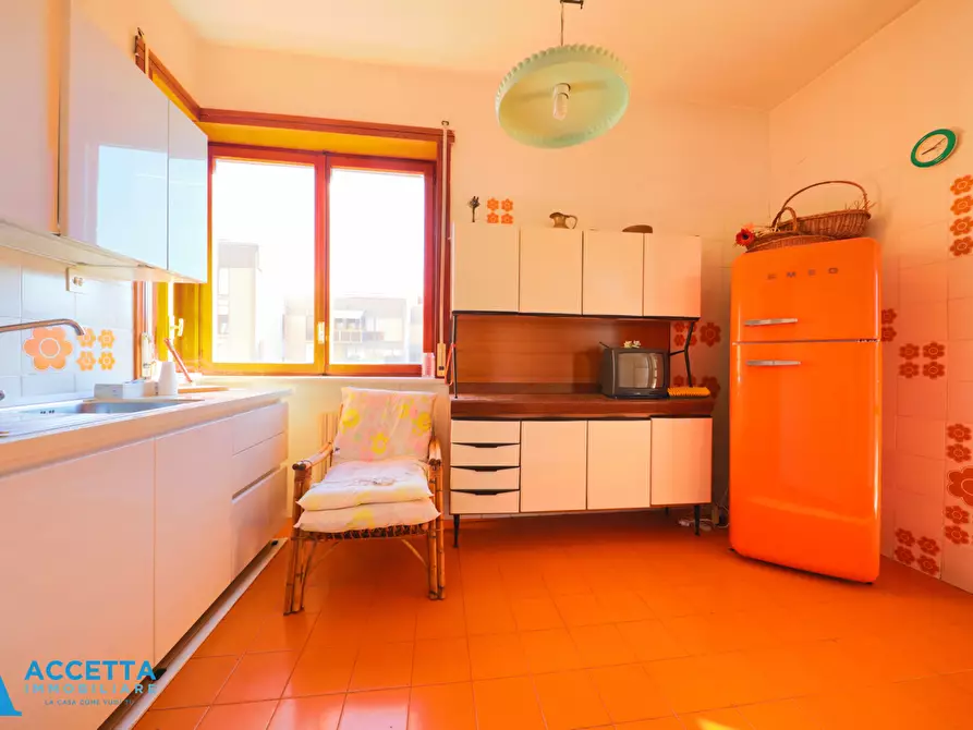 Immagine 9 di Quadrilocale in vendita  in Via Plinio 89 a Taranto