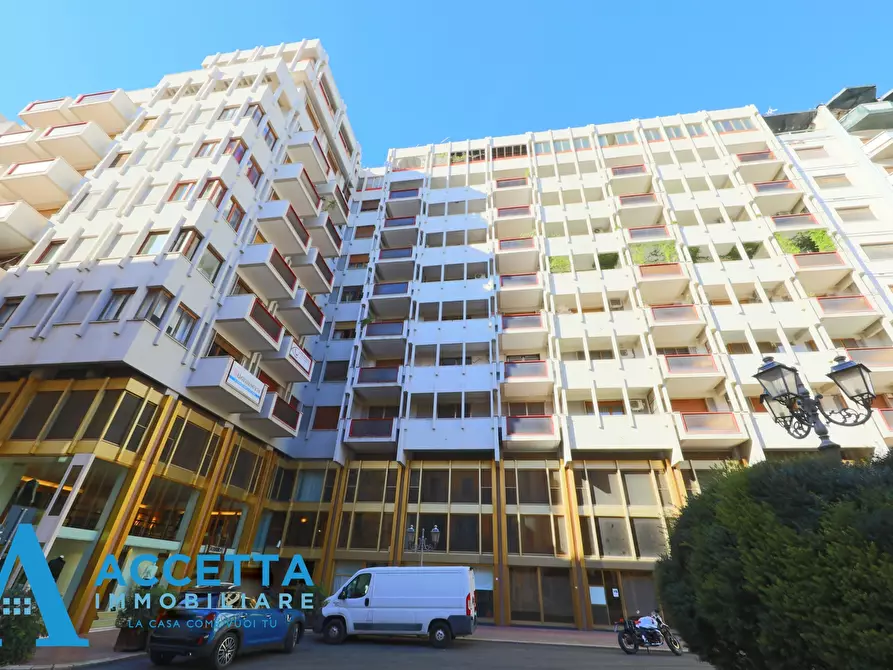 Immagine 24 di Quadrilocale in vendita  in Piazza Giovanni XXIII 13 a Taranto