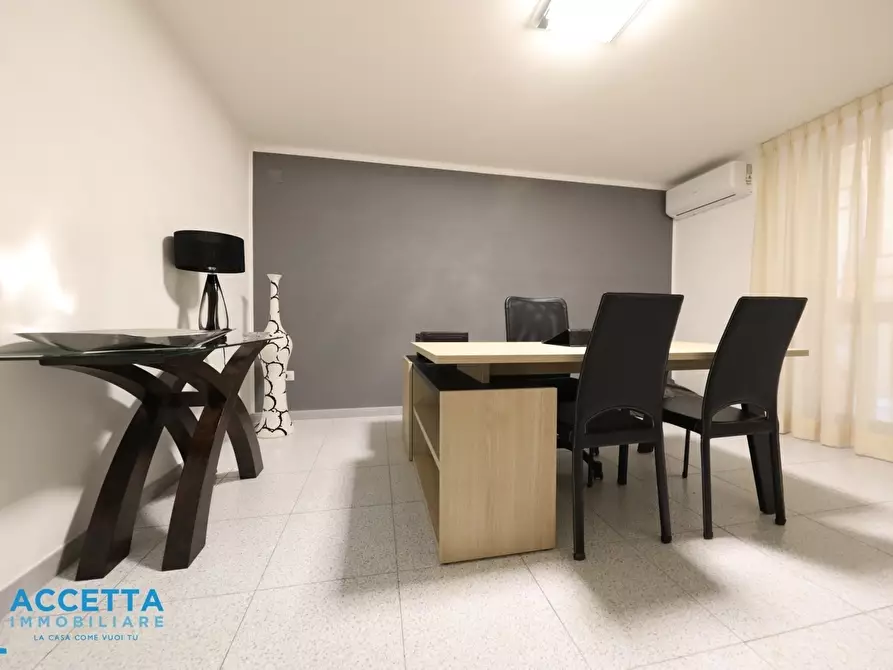 Immagine 16 di Ufficio in affitto  in Via Pisanelli a Taranto