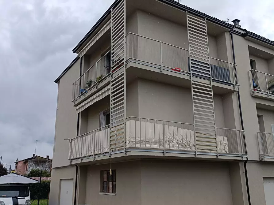 Immagine 15 di Trilocale in vendita  in semi-centrale a Pieve Porto Morone