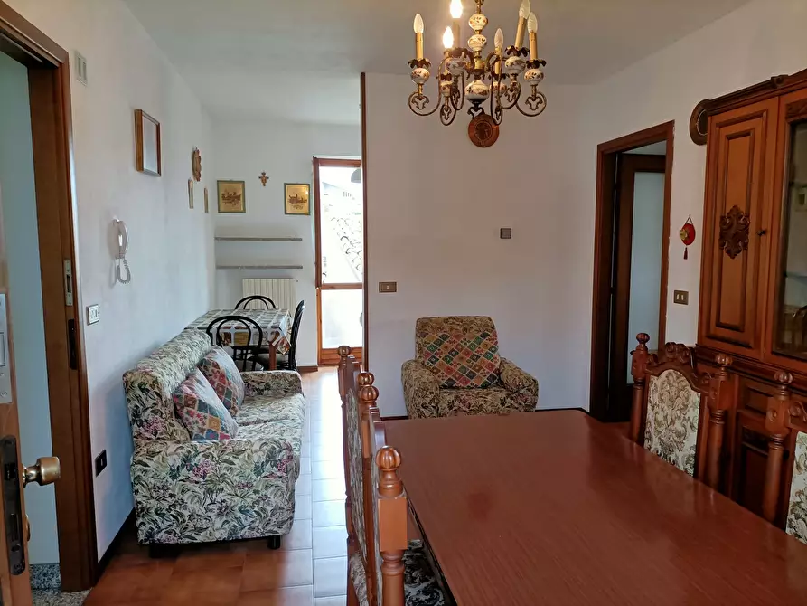 Immagine 3 di Trilocale in vendita  in Via Giacomo Puccini a Pianello Val Tidone