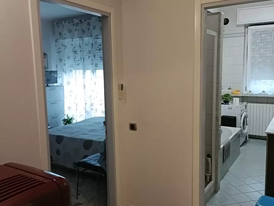 Immagine 9 di Trilocale in vendita  in semi-centrale a Pieve Porto Morone