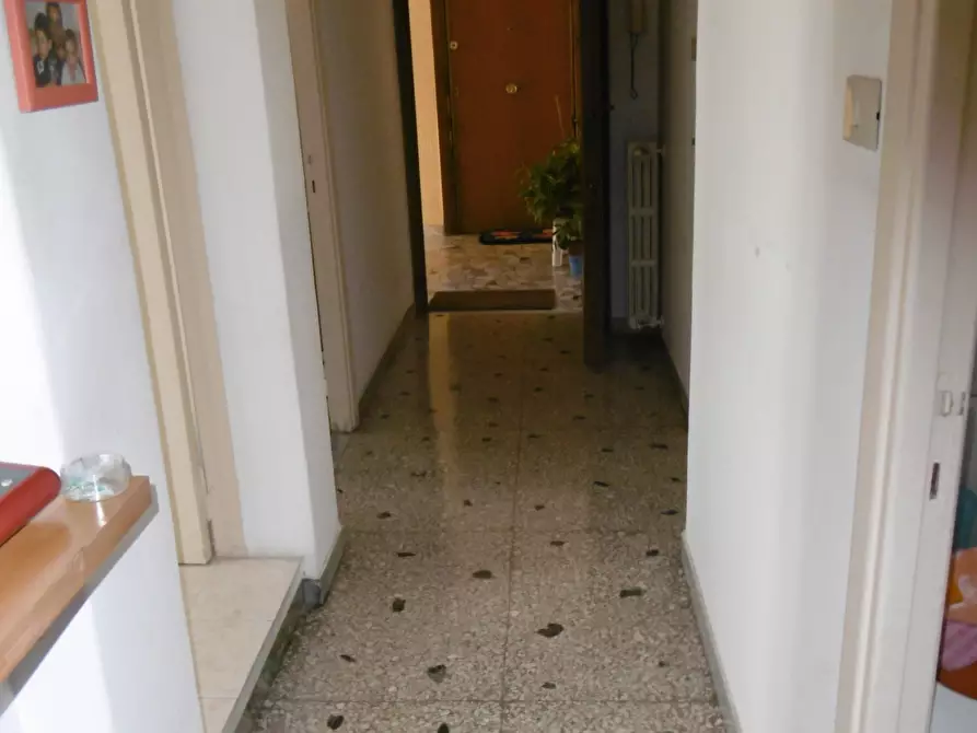 Immagine 9 di Trilocale in vendita  in PIAZZA DEI VISCONTI a Roma