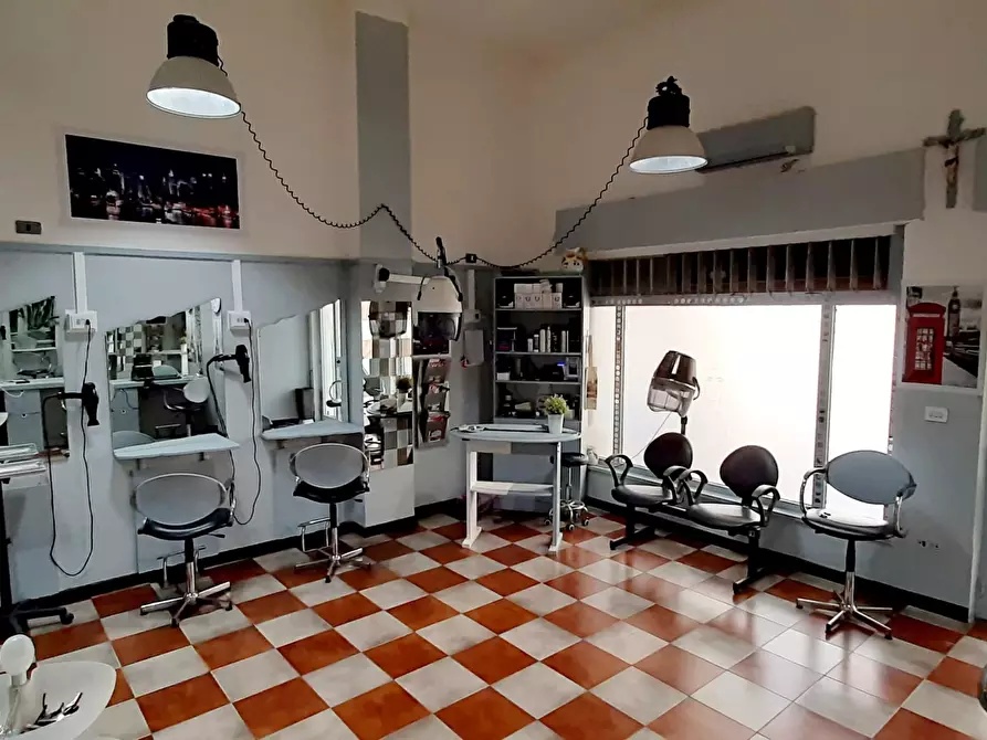 Immagine 7 di Attività commerciale in vendita  in Via della Quercia 17 a Pellezzano