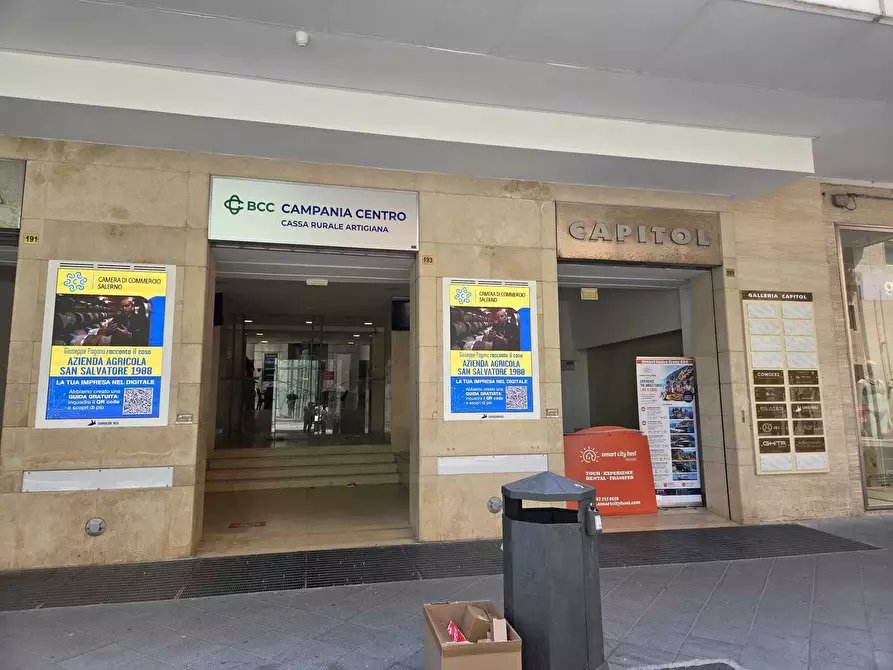 Immagine 1 di Locale commerciale in vendita  in Corso Vittorio Emanuele a Salerno