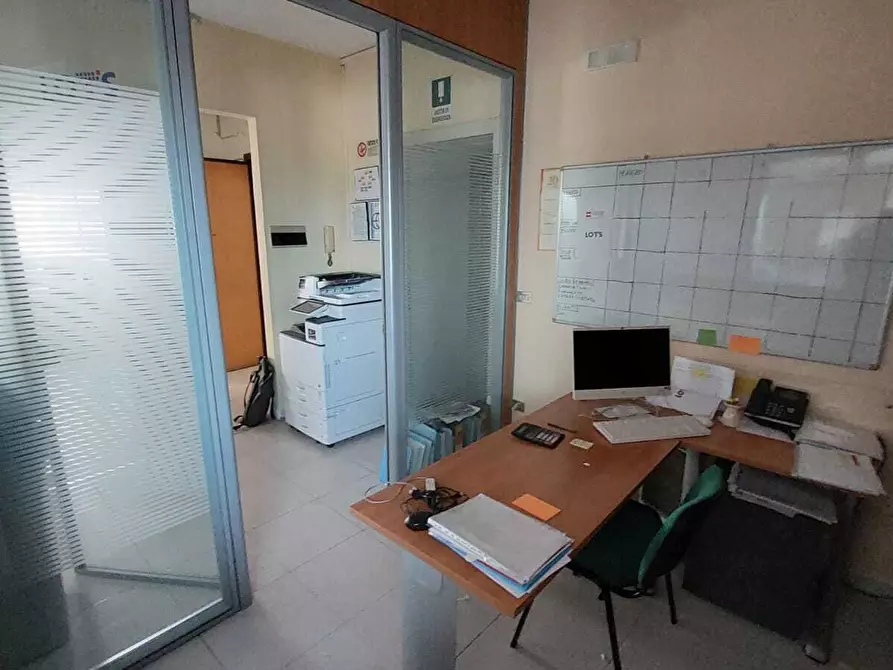 Immagine 9 di Ufficio in vendita  in Via Sabato Visco 24a a Salerno