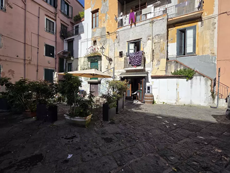 Immagine 15 di Attività commerciale in vendita  in Vicolo Piantanova 3 a Salerno