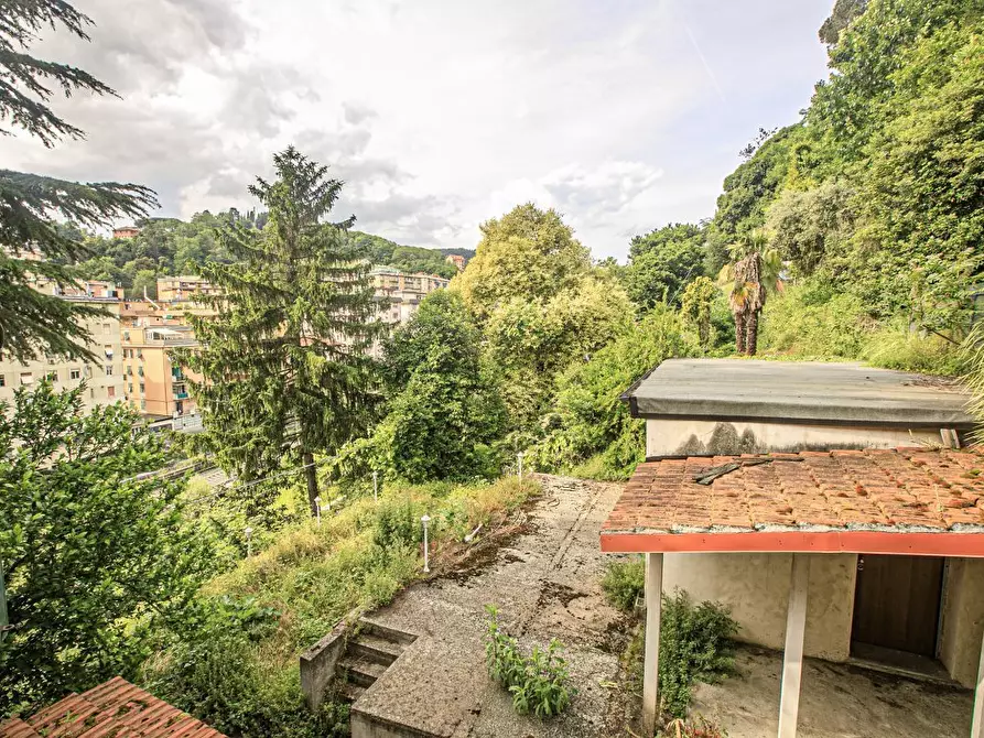 Immagine 42 di Bilocale in vendita  in Salita Castrofino a Genova