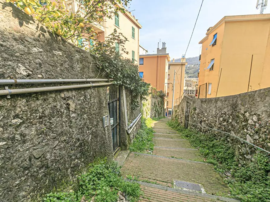 Immagine 35 di Bilocale in vendita  in Salita Murta 1a a Genova