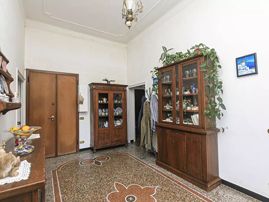 Immagine 13 di Pentalocale in vendita  in Via Val Sugana 9 a Genova