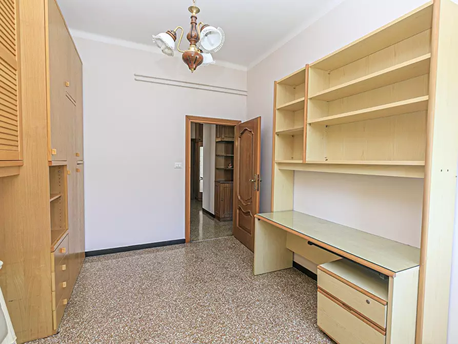 Immagine 24 di Pentalocale in vendita  in Via delle Acacie 10 a Genova