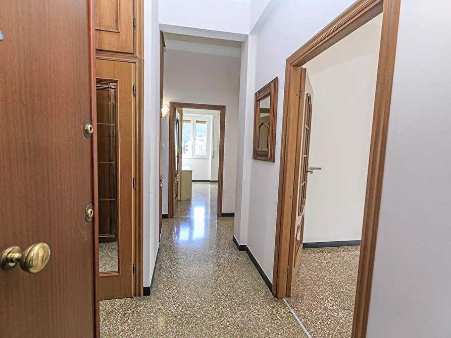 Immagine 7 di Pentalocale in vendita  in Via delle Acacie 10 a Genova