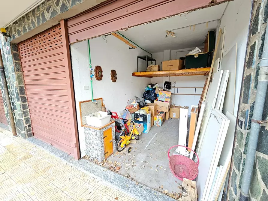 Immagine 32 di Pentalocale in vendita  in Via Benedetto da Cesino 38A a Genova