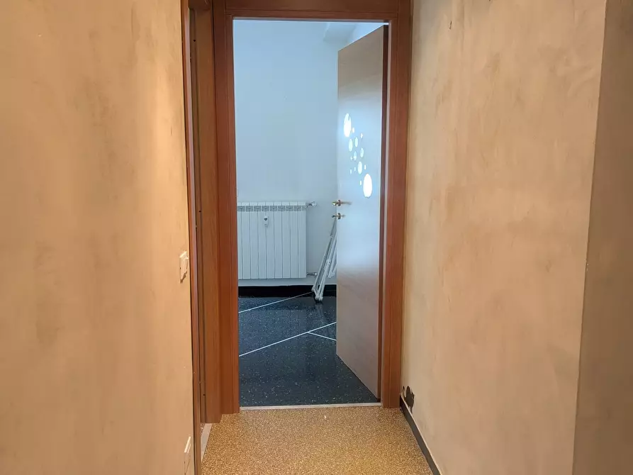 Immagine 15 di Bilocale in vendita  in Salita Brasile 13 a Genova