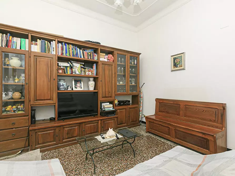 Immagine 20 di Pentalocale in vendita  in Via Val Sugana 9 a Genova