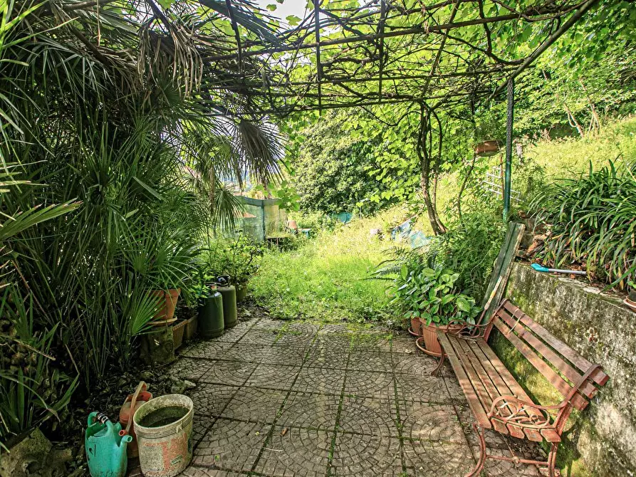 Immagine 2 di Bilocale in vendita  in Salita Castrofino a Genova