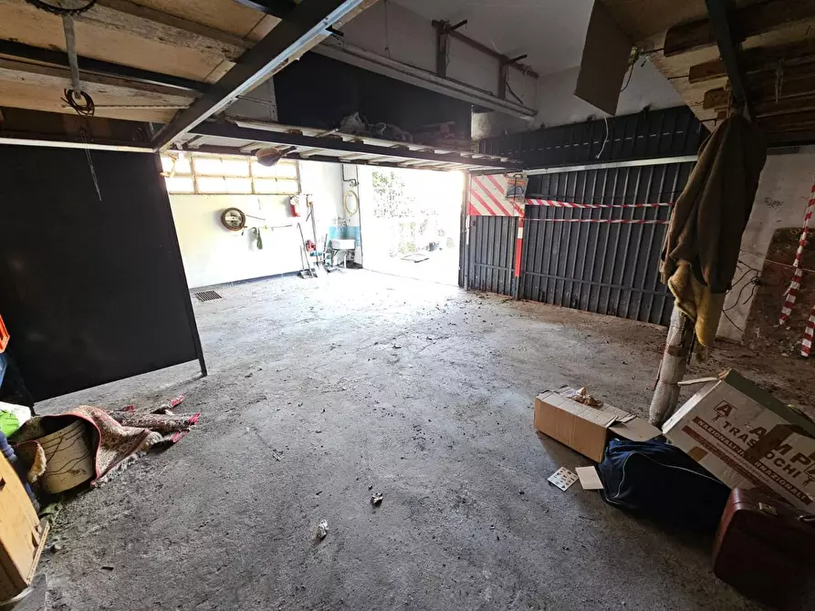 Immagine 5 di Garage in vendita  in Via Domenico Carli 54 a Serra Riccò