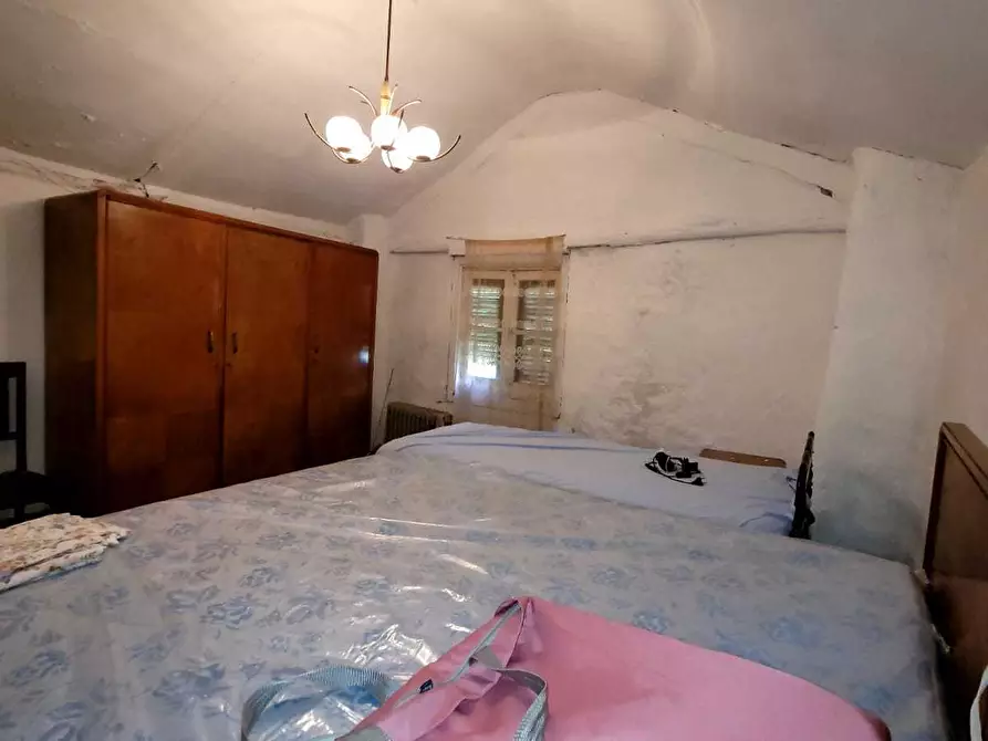 Immagine 63 di Pentalocale in vendita  in Via Campi 7 a Serra Riccò