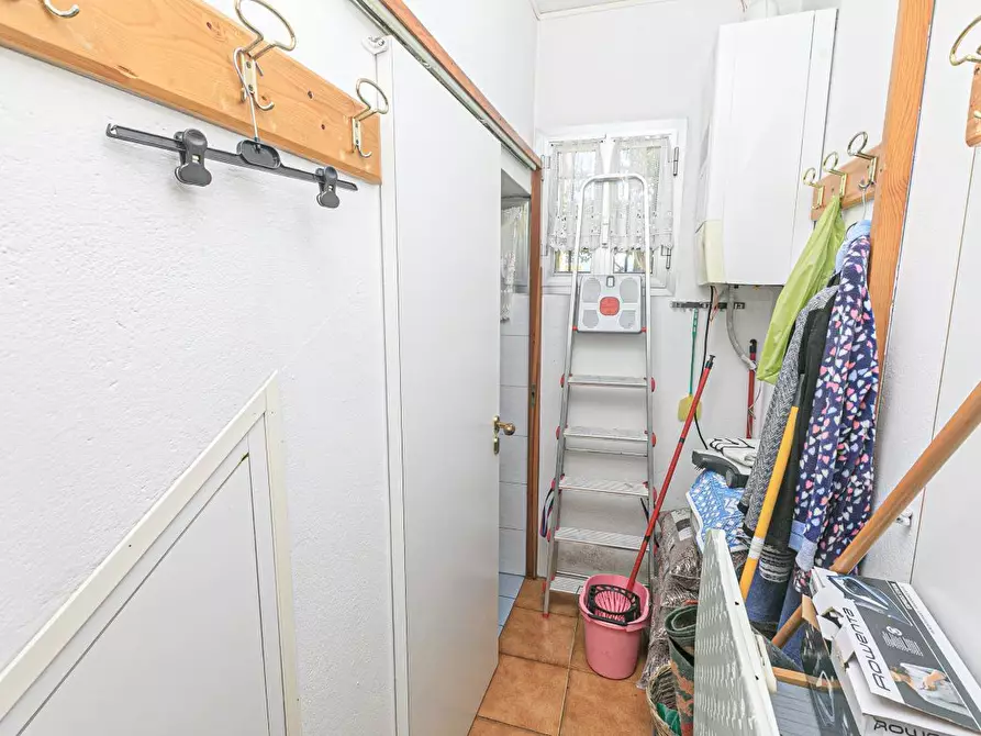 Immagine 13 di Pentalocale in vendita  in Via Costigliolo a Mignanego