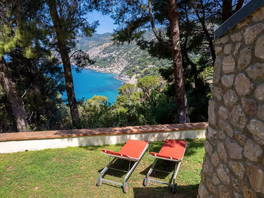 Immagine 1 di Villa in vendita  a Monte Argentario